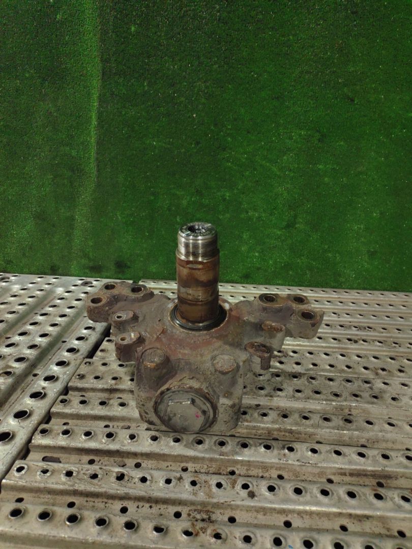кулак поворотный левый Volvo FH 3 поколение 2012, 12.8 л., D13C500, дизель, АКПП, 20543284 - фото №1