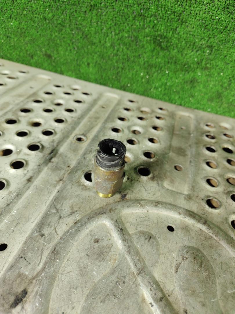 датчик давления масла MAN TGX 1 поколение 2015, 12.4 л., D 2676 LF 26, дизель, МКПП, 51274210339, 51274210262 - фото №1