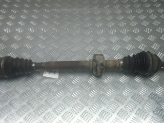 полуось передняя правая (приводной вал, ШРУС) Renault Sandero 1 поколение 2012, 1.4 л., бензин, 8200985007