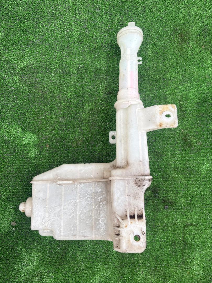 бачок омывателя Mazda 323 6 поколение 2000, 860142-077, 860142-077 - фото №1