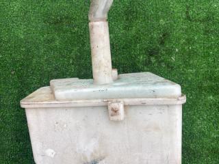 бачок омывателя Nissan Primera P11 2000, 289109F901