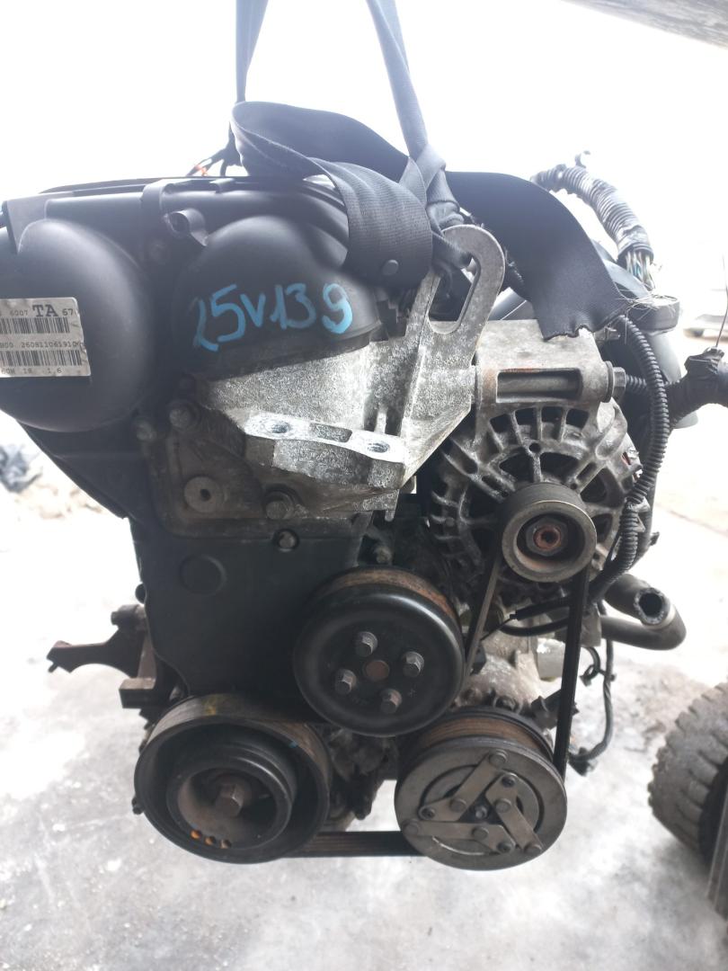 двигатель Ford Focus 3 поколение 2012, 1.6 л., i, IQDB, бензин, 5МКПП, IQDB - фото №1