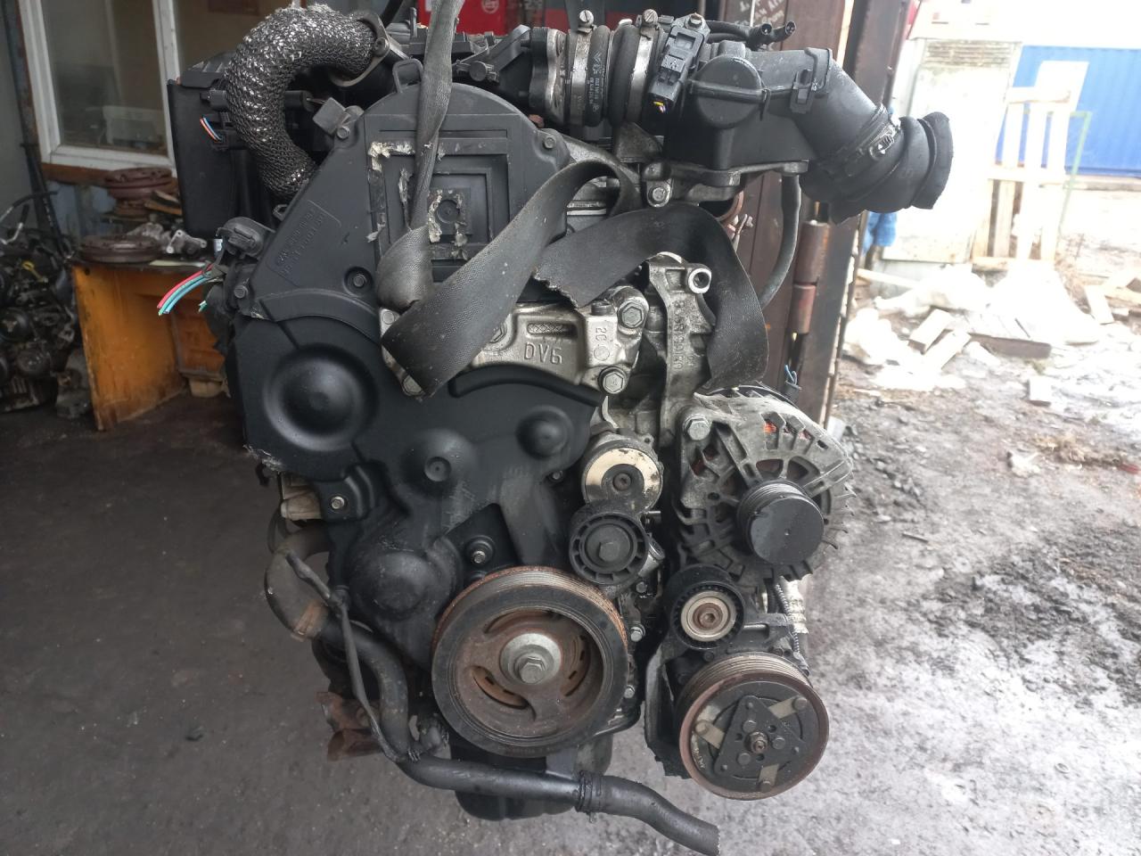 двигатель Citroen C4 2 поколение 2010, 1.6 л., 9HZ (DV6TED4), дизель, МКПП, 9H02 - фото №1