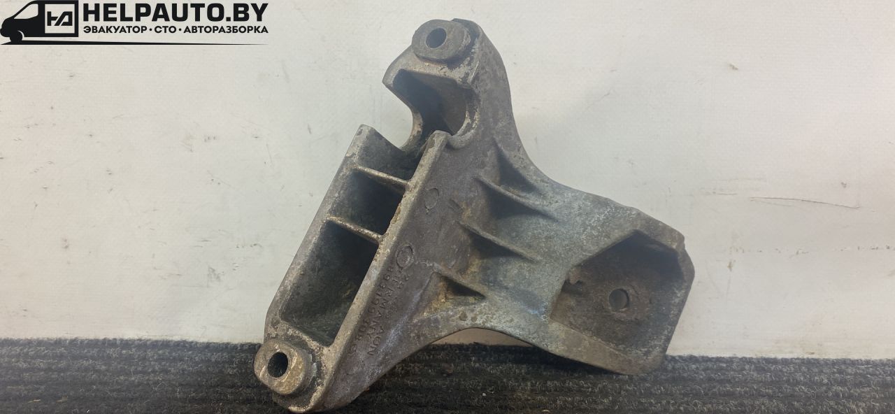 кронштейн двигателя Audi 80 B3 89/B3 1991, 1.8 л., бензин, МКПП, серый, седан, передний привод, 993199308C - фото №1