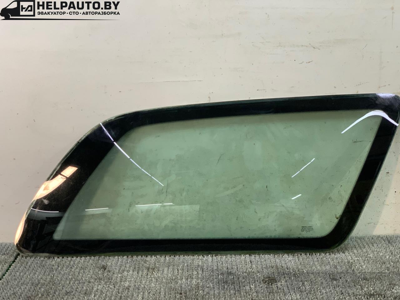 стекло кузовное боковое правое Ford Mondeo 2 поколение 1999, 1.8 л., RFN, дизель, МКПП, белый, универсал, передний привод - фото №1