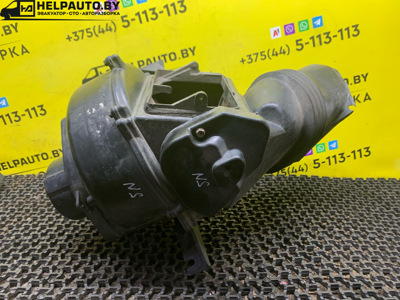 корпус отопителя (печки) Nissan Serena C23 1992, 2.0 л., дизель, МКПП, серебро, минивэн, передний привод - фото №1