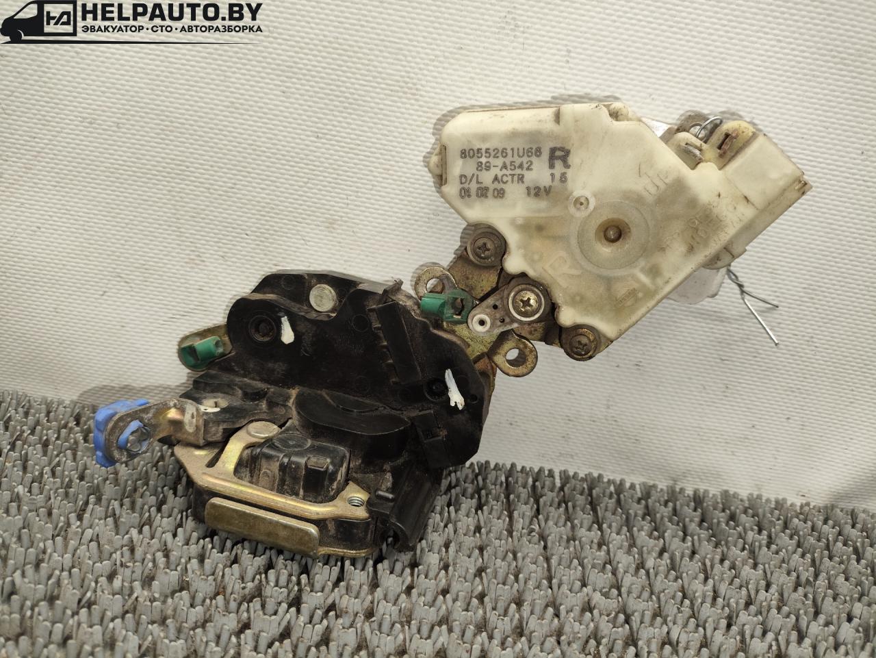 замок двери передней правой Nissan Almera Tino V10 2001, 2.2 л., YD22DDT, дизель, МКПП, берюзовый, минивэн, передний привод - фото №1