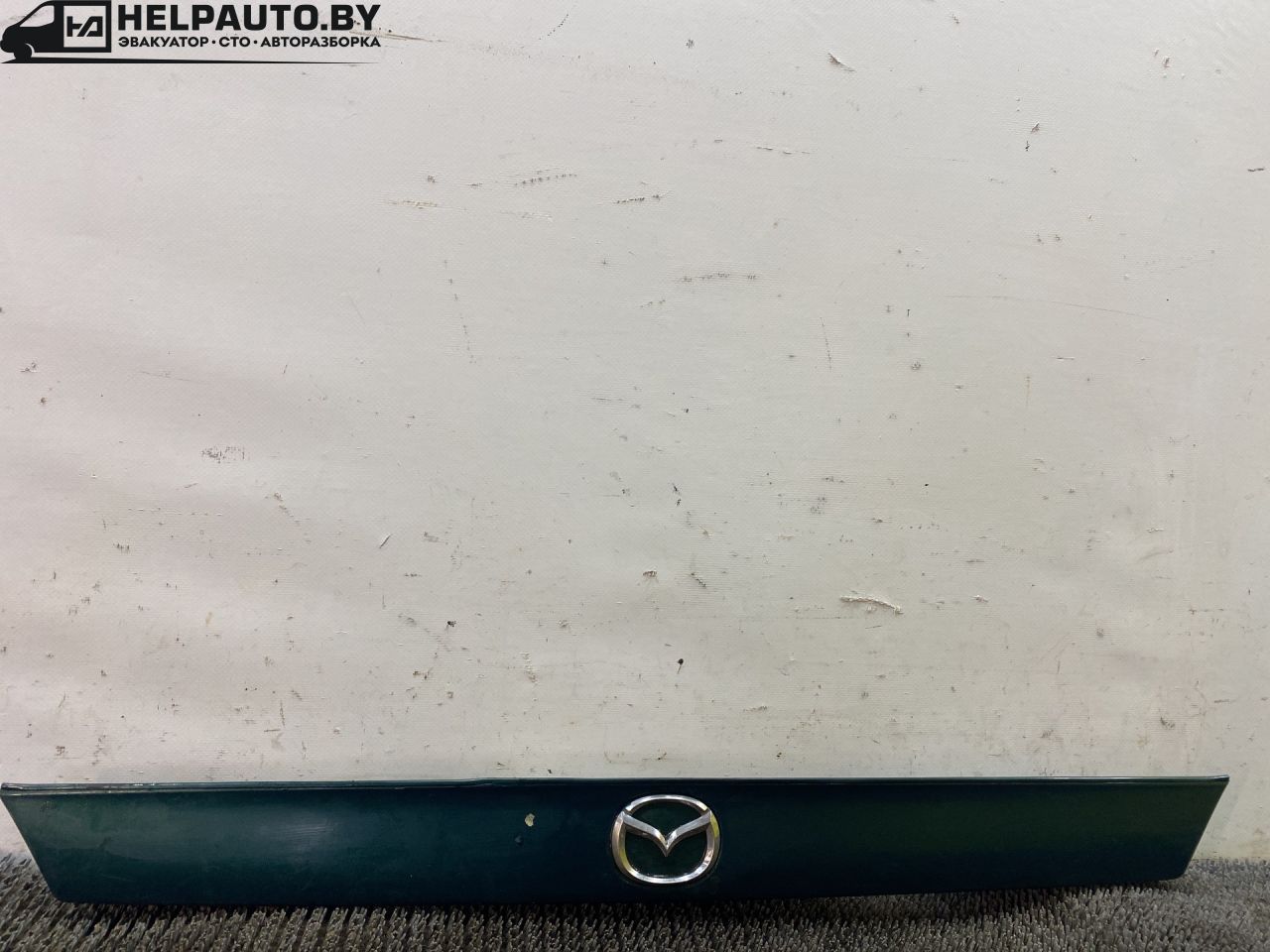 подсветка номера Mazda 626 GF 1997, 2.0 л., дизель, МКПП, зелёный, хетчбэк 5 дв., передний привод - фото №1