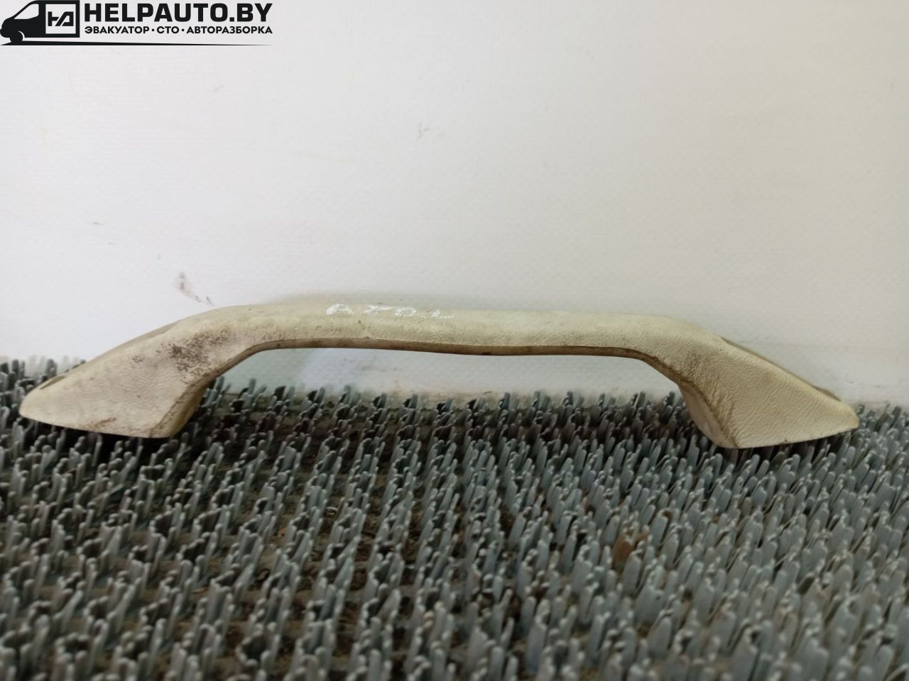 ручка внутренняя потолочная Audi 80 B3 89/B3 1991, 1.8 л., бензин, МКПП, серый, седан, передний привод, 321857607V - фото №1