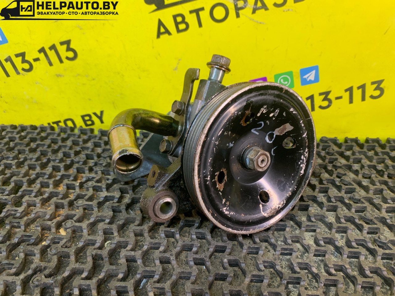 насос гидроусилителя руля Mazda 626 GE 1994, 1.8 л., FP, бензин, МКПП, бордовый, седан, передний привод - фото №1