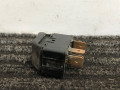 кнопка стеклоподъемника двери Audi A4 B5 1999, 1.8 л., бензин, АКПП, черный, универсал, передний привод - фото №2