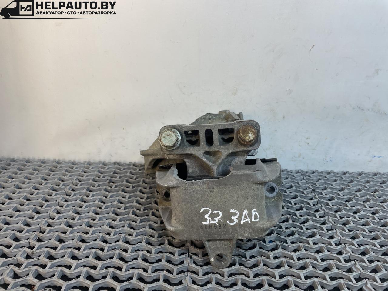 подушка крепления двигателя Volkswagen Jetta 4 поколение 2001, 2.0 л., AQY, бензин, МКПП, синий, седан, передний привод, 1J0199117 - фото №1