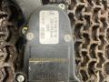педаль Ford Fusion 1 поколение [рестайлинг] 2009, 1.4 л., FXJA, бензин, 5МКПП, серебристый, хетчбэк 5 дв., передний привод, 6PV008567-00, 2S61-9F836-AA - фото №4