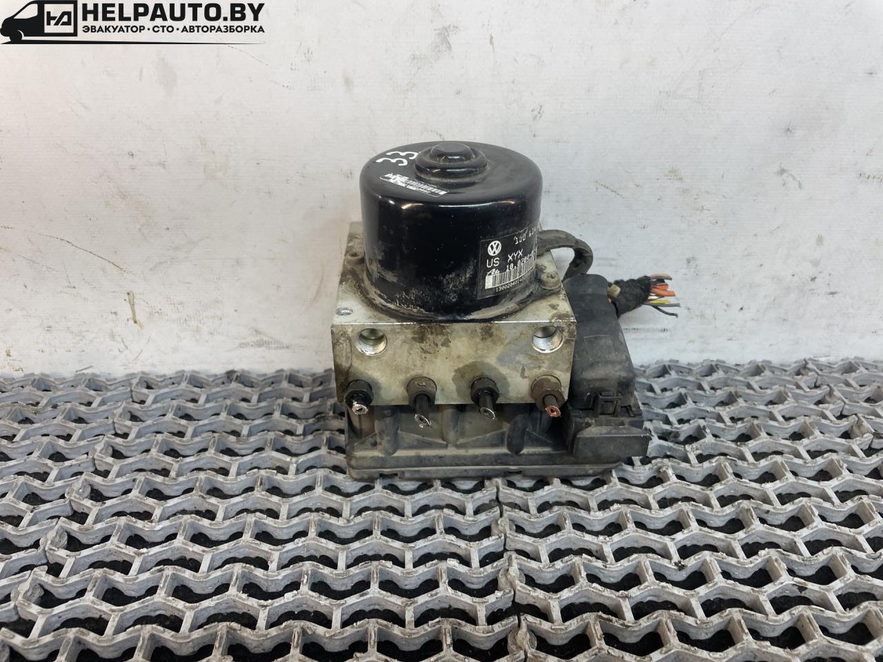 блок ABS Volkswagen Jetta 4 поколение 2001, 2.0 л., AQY, бензин, МКПП, синий, седан, передний привод, 1J0907379G - фото №1