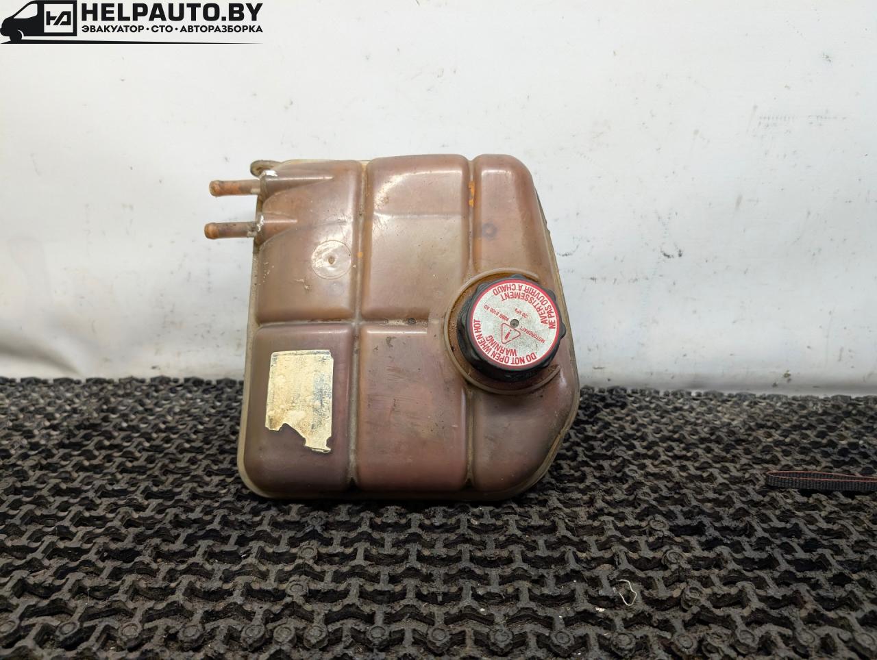 бачок расширительный Ford Focus 1 поколение 2001, 1.8 л., дизель, МКПП, синий, универсал, передний привод, 98AB-8K218-AK - фото №1