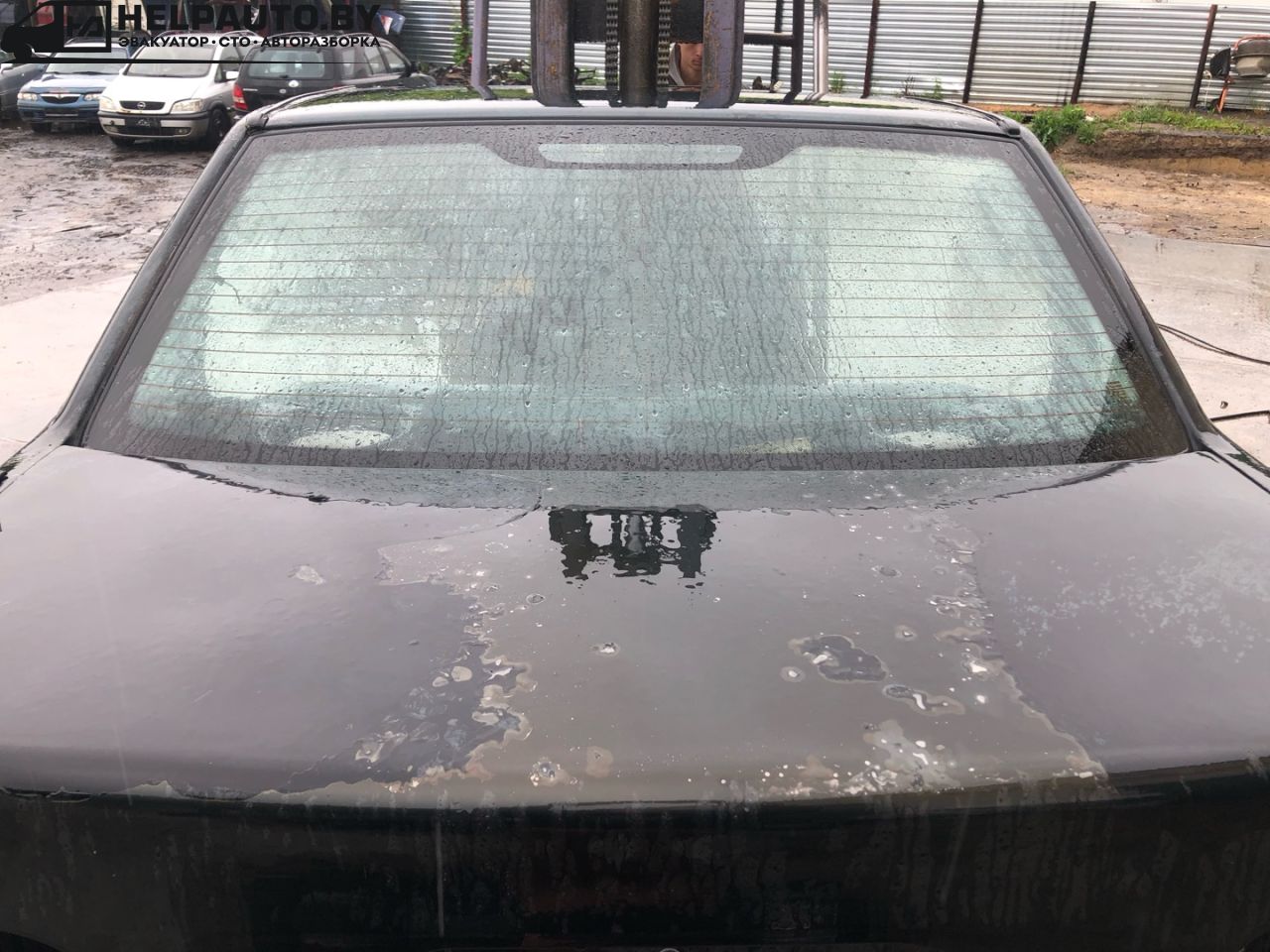 стекло заднее Volvo S70 1 поколение 2000, 2.5 л., D 5252 T, дизель, МКПП, черный, седан, передний привод - фото №1