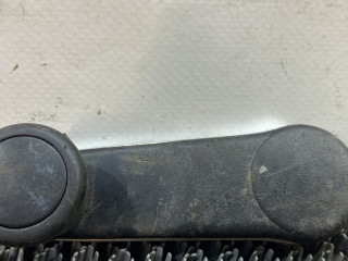 ручка стеклоподъемника задней Audi 80 B3 89/B3 1991, 1.8 л., бензин, МКПП, серый, седан, передний привод, 443837581D