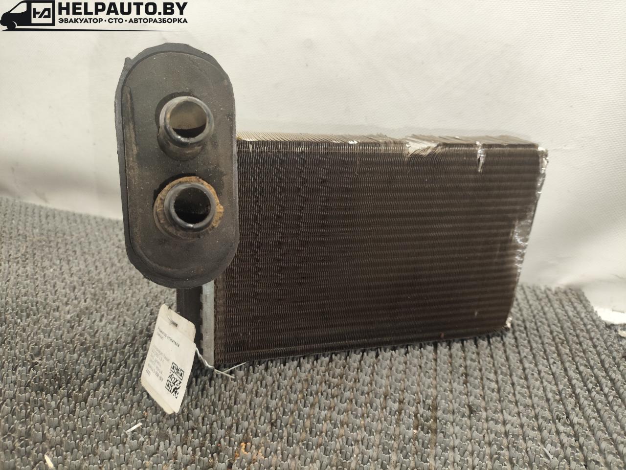 радиатор отопителя (печки) Volkswagen Passat B3 1993, 1.9 л., AAZ, дизель, 5МКПП, черный, универсал, передний привод - фото №1