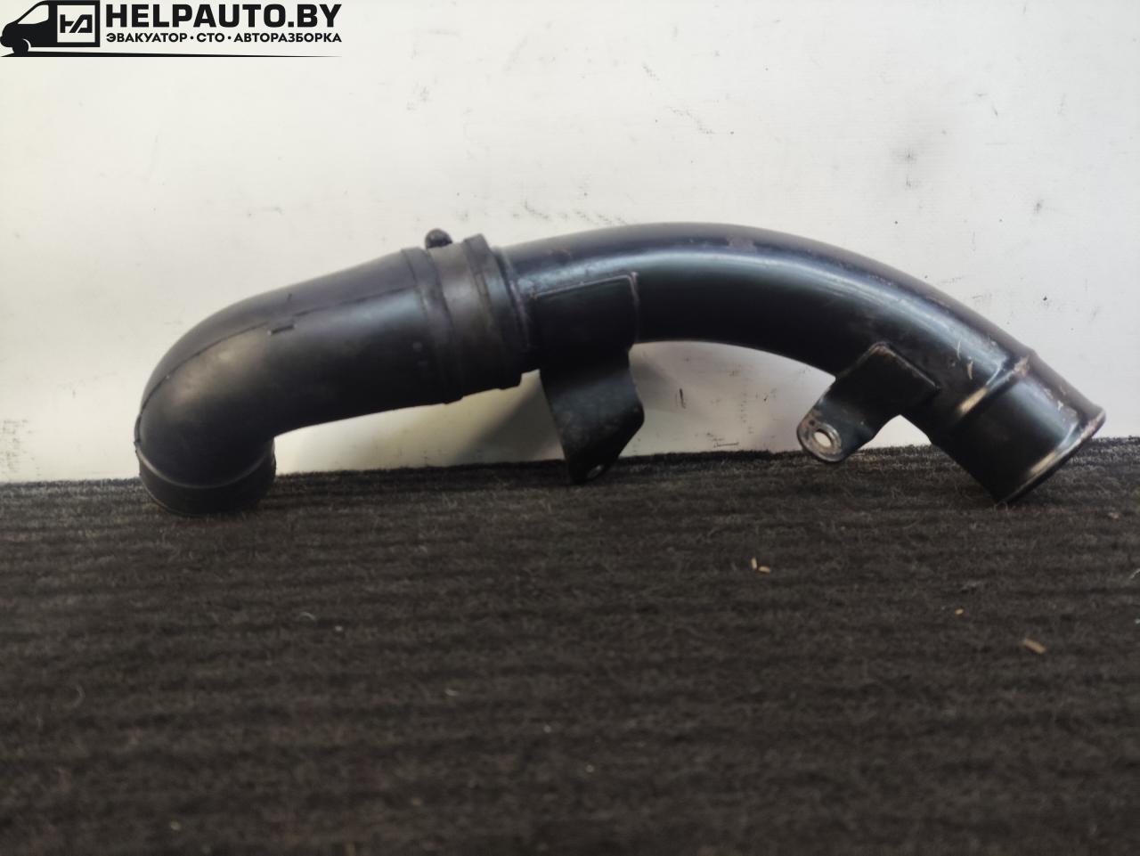 патрубок охлаждения турбины Opel Astra F 1994, 1.7 л., дизель, 5МКПП, зелёный, хетчбэк 5 дв., передний привод, 94332-378 - фото №1