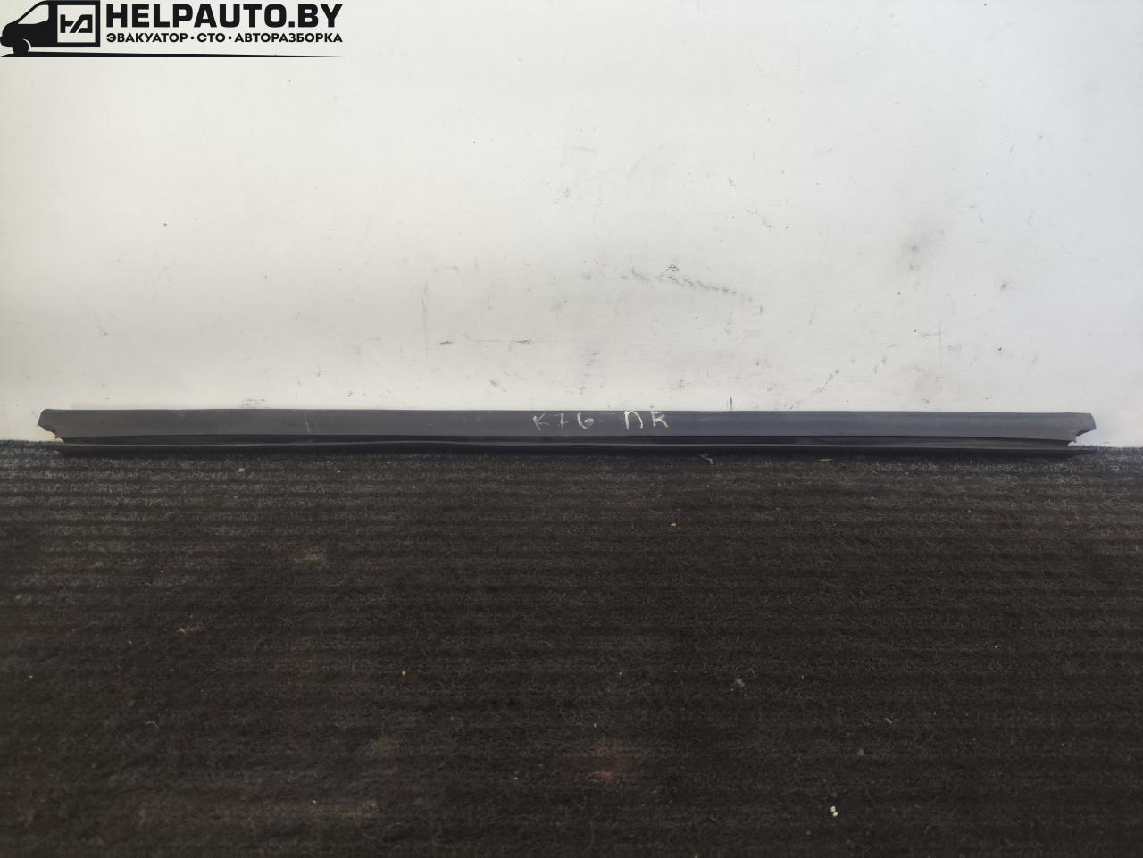 Уплотнитель стекла Dacia Sandero 1 поколение 2008, 1.4 л., K7J 714, бензин, МКПП, серый, хетчбэк 5 дв., передний привод - фото №1