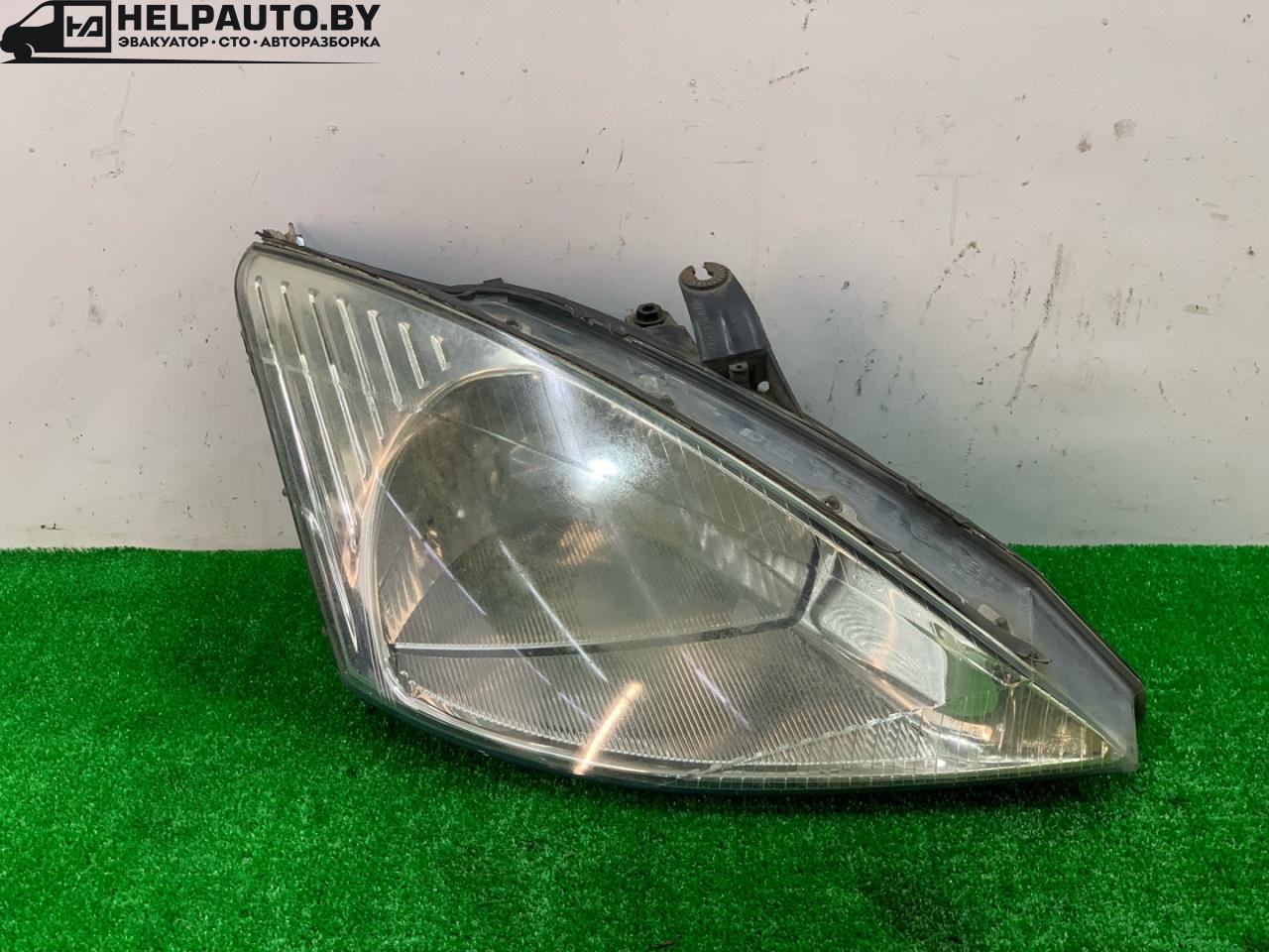 фара правая Ford Focus 1 поколение 2001, 1.8 л., дизель, МКПП, синий, универсал, передний привод - фото №1