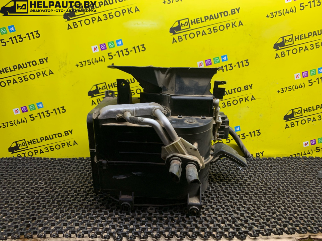 радиатор отопителя (печки) Mitsubishi Carisma 1 поколение (1995 - 1999), 1.8 л., 4G93 (GDI), бензин, МКПП, серебро, хетчбэк 5 дв., передний привод - фото №1
