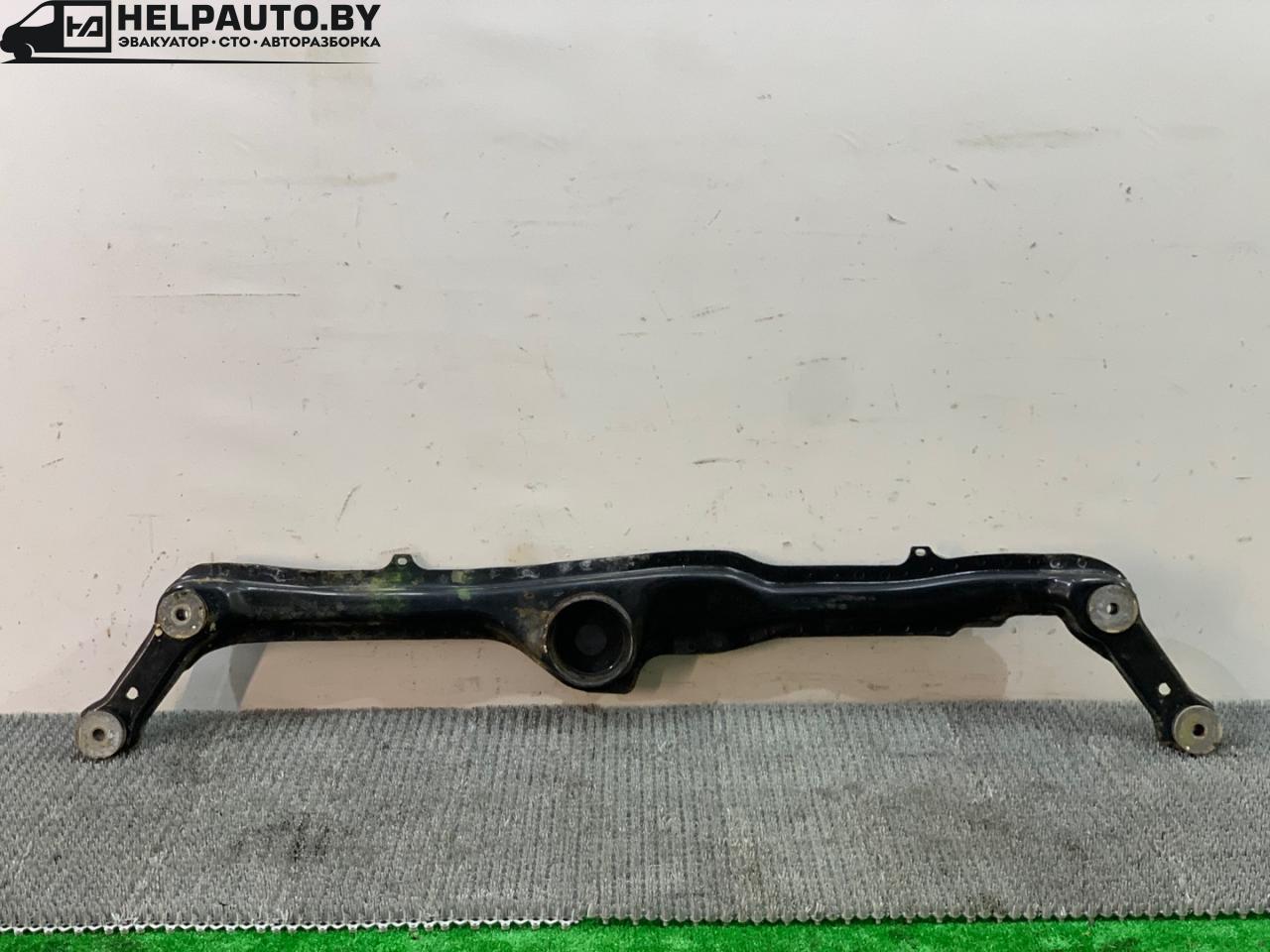 балка подвески передняя (подрамник) Volkswagen Vento 1 поколение 1991, 1.8 л., бензин, МКПП, серый, седан, передний привод - фото №1