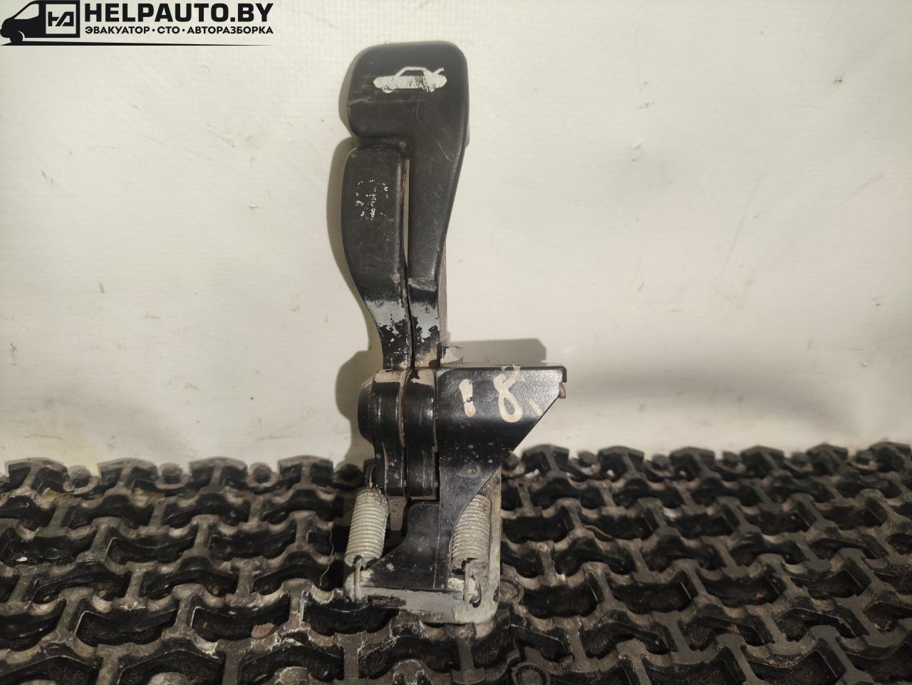 ручка открытия лючка топливного бака Toyota Carina E 1 поколение T190 1995, 1.6 л., 4A-FE, бензин, МКПП, зелёный, хетчбэк 5 дв., передний привод - фото №1