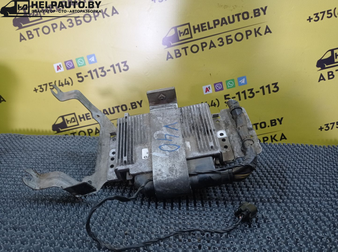 блок управления двигателем Volvo V40 1 поколение 1999, 2.0 л., B 4204 S, бензин, АКПП, синий, универсал, передний привод - фото №1