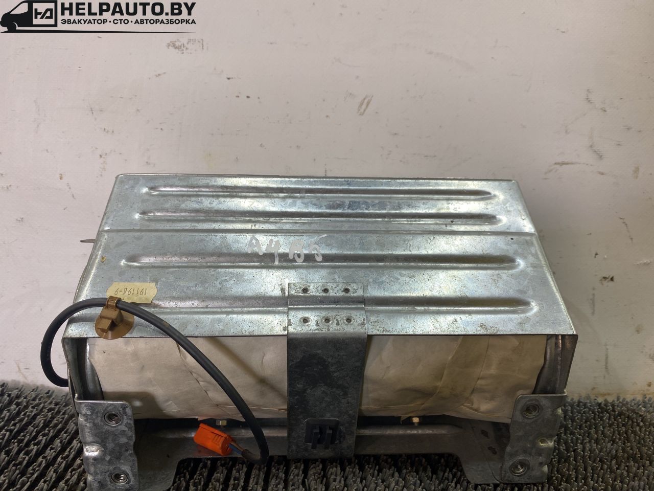 подушка безопасности пассажира Audi A4 B5 1999, 1.8 л., бензин, АКПП, черный, универсал, передний привод - фото №1