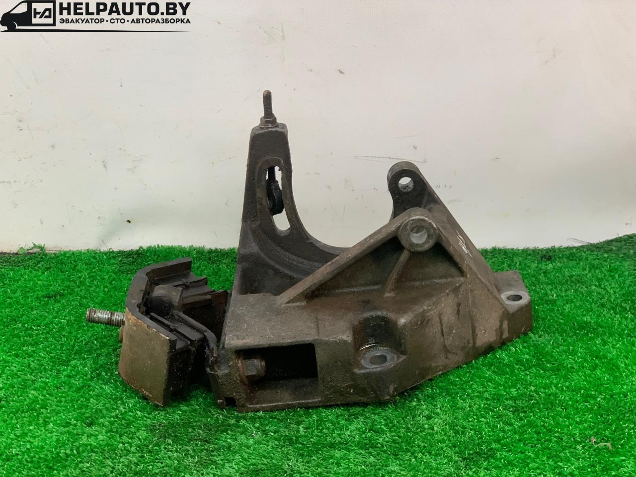 кронштейн двигателя Renault Scenic 1 поколение 1998, 1.6 л., бензин, МКПП, синий, передний привод, 7700271173 - фото №1