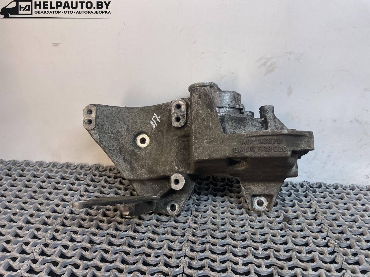 кронштейн компрессора кондиционера Opel Astra G 2000, 1.8 л., X 18 XE1, бензин, МКПП, передний привод, 90528680 - фото №1