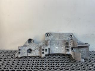 кронштейн генератора Volkswagen Jetta 4 поколение 2001, 2.0 л., AQY, бензин, МКПП, синий, седан, передний привод, 06A903141H