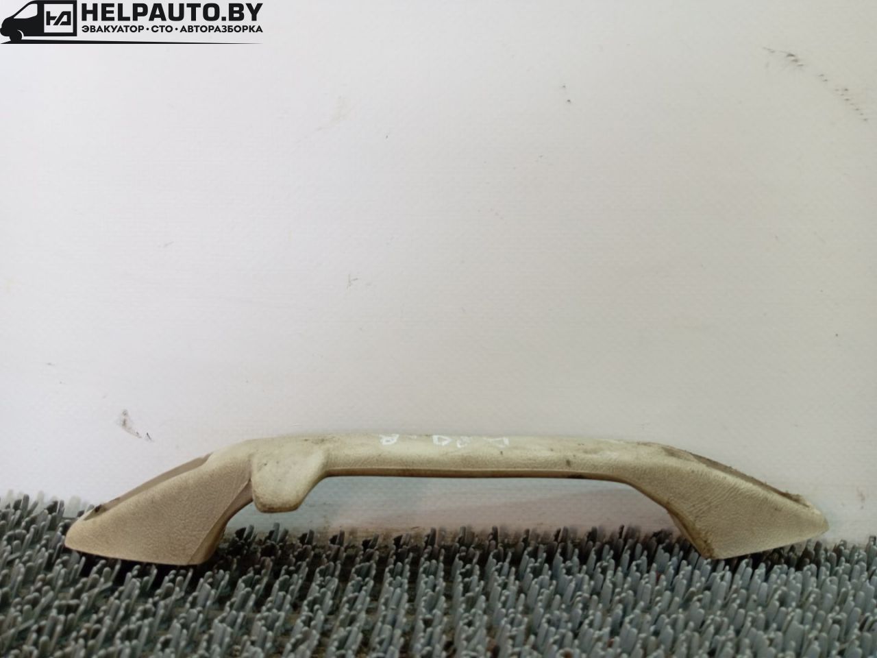 ручка внутренняя потолочная Audi 80 B3 89/B3 1991, 1.8 л., бензин, МКПП, серый, седан, передний привод, 321857607B - фото №1
