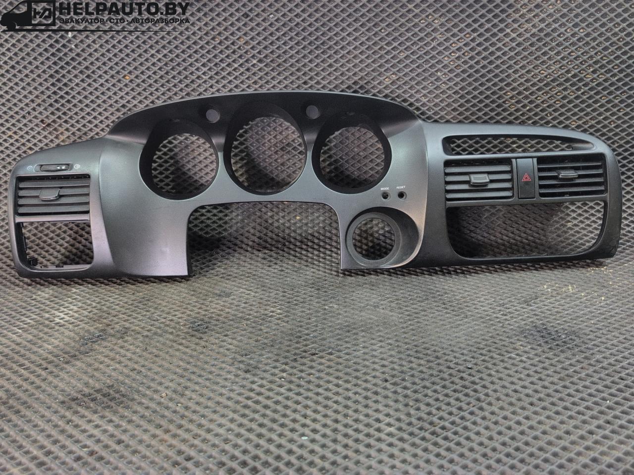 рамка панели приборов Daewoo Evanda 1 поколение V200 2003, 2.0 л., i, X 20 SED, бензин, МКПП, берюзовый, седан, передний привод, 96327709 - фото №1