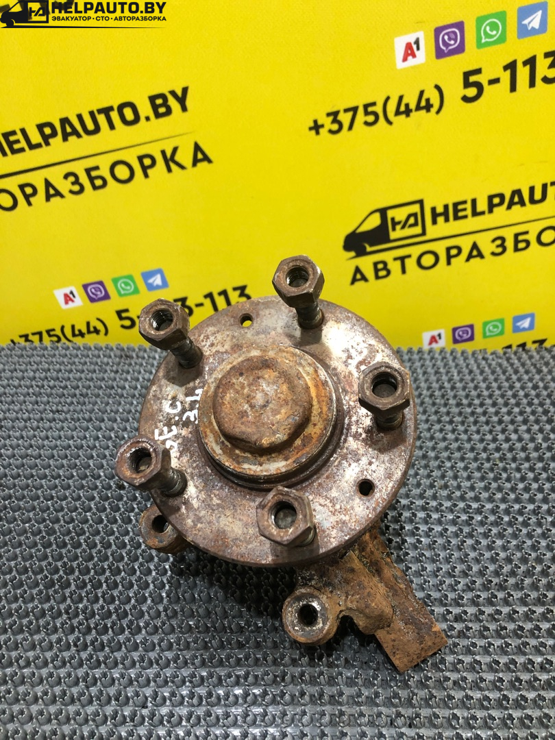 ступица задняя левая Mazda 626 GE 1994, 1.8 л., FP, бензин, МКПП, бордовый, седан, передний привод - фото №1