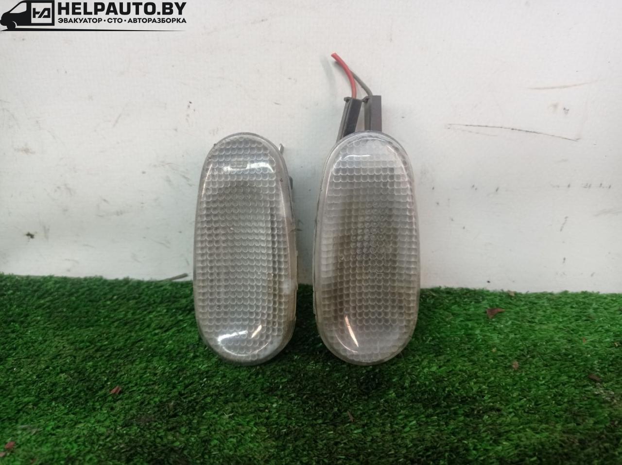 фонарь салона (плафон) Opel Omega B 1998, 2.0 л., бензин, 5МКПП, красный, универсал, задний привод - фото №1