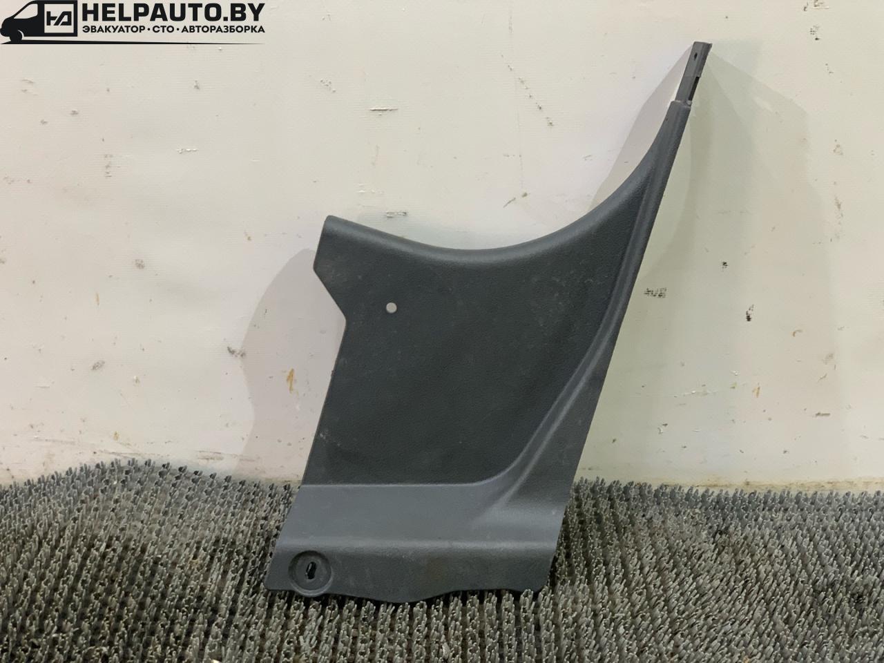 пластик Mazda 626 GF 1997, 2.0 л., дизель, МКПП, зелёный, хетчбэк 5 дв., передний привод - фото №1