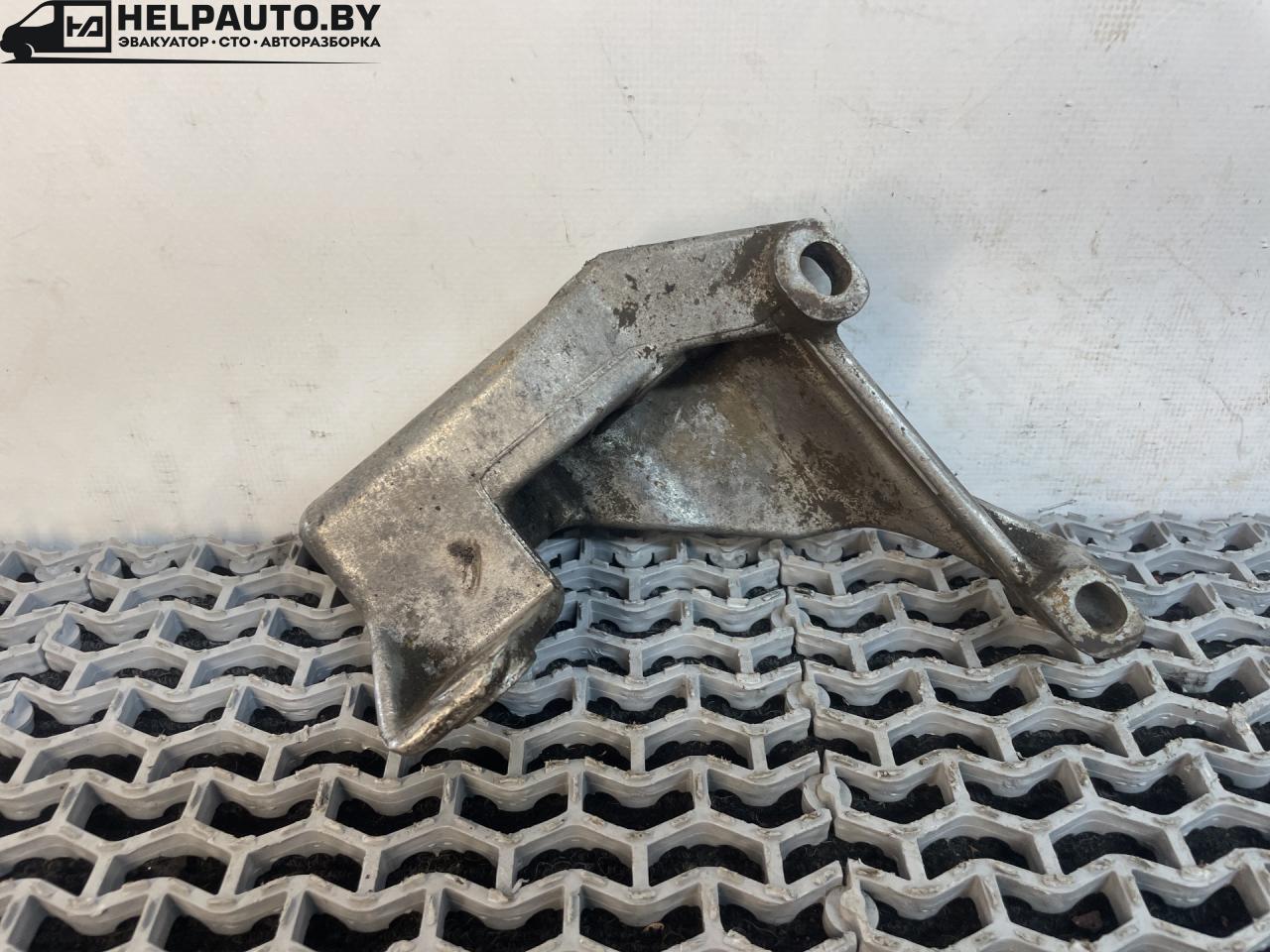 кронштейн гидроусилителя Audi 80 B3 1990, 1.6 л., PP, бензин, МКПП, оранжевый, седан, передний привод - фото №1