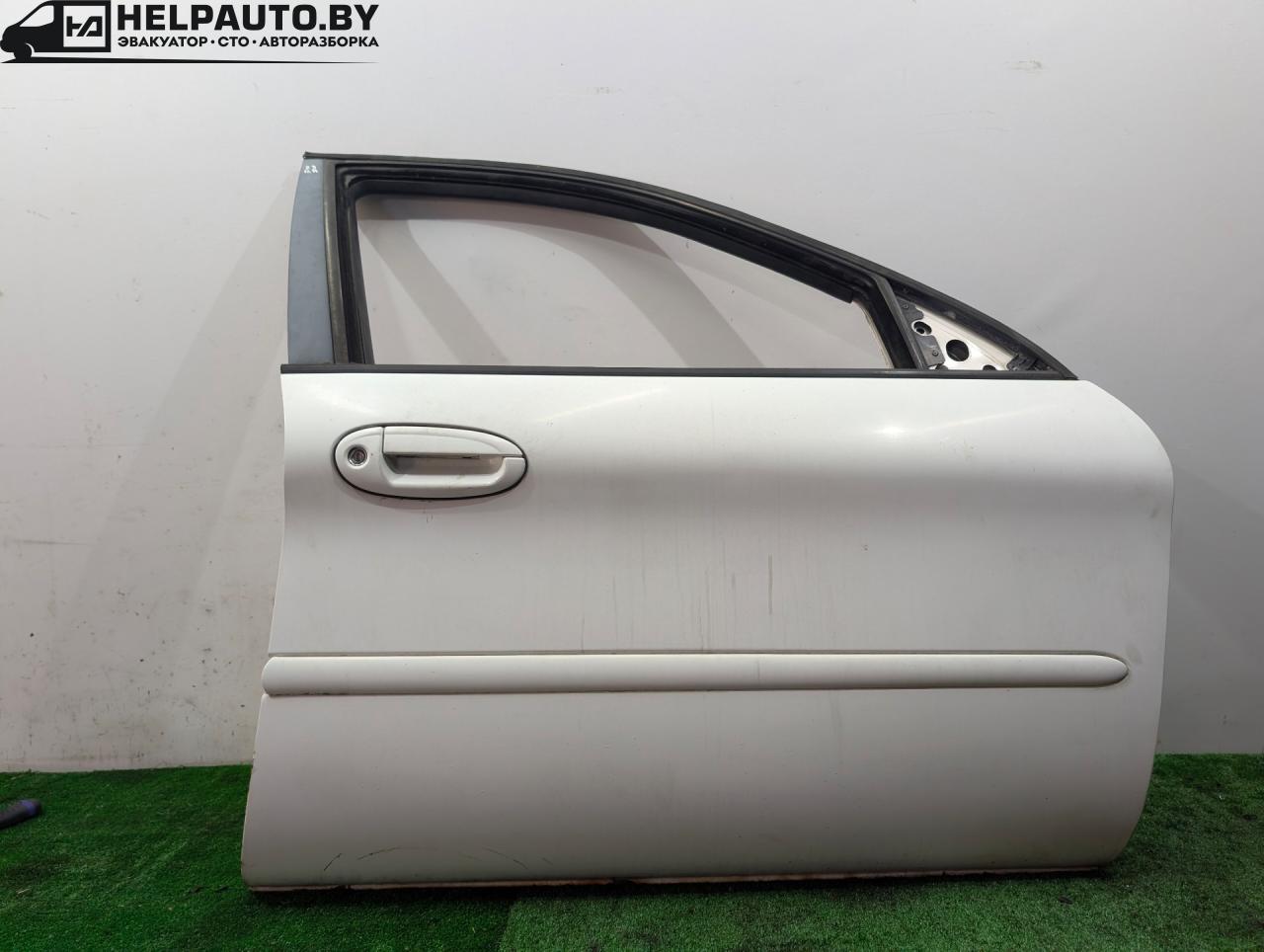 дверь передняя правая Ford Taurus 4 поколение 2001, 3.0 л., бензин, АКПП, белый, седан, передний привод - фото №1