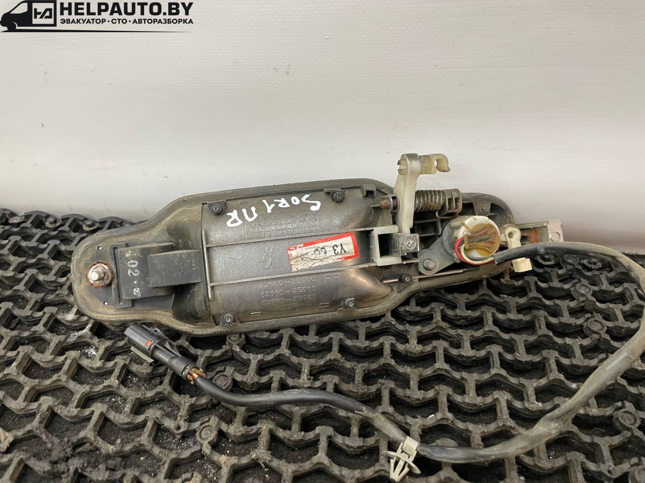 ручка наружная Kia Sorento 1 поколение 2004, 2.5 л., CRDi, D4CB, дизель, АКПП, серебристый, внедорожник 5 дв., полный подключаемый привод - фото №1