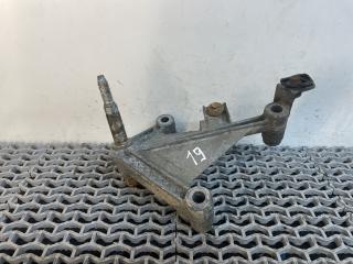 кронштейн КПП Audi 80 B3 1990, 1.6 л., PP, бензин, МКПП, оранжевый, седан, передний привод, 7700434671
