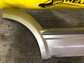 накладка двери (крышки) багажника Kia Sorento 1 поколение 2005, 2.4 л., G4JS, бензин, МКПП, красный, внедорожник 5 дв., полный подключаемый привод - фото №3
