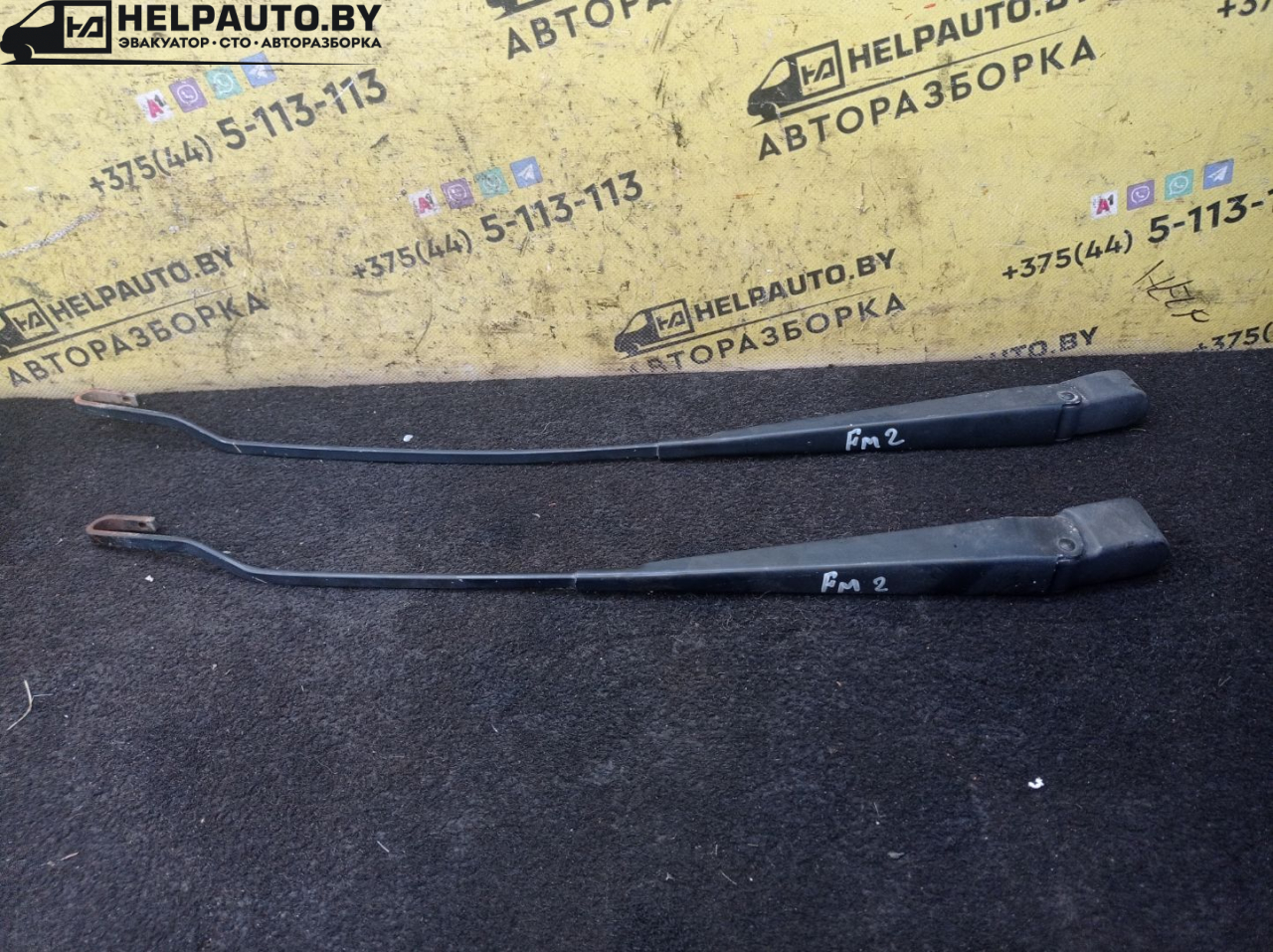 щеткодержатель (поводок стеклоочистителя, дворник) Ford Mondeo 2 поколение 1998, 1.8 л., дизель, МКПП, синий, хетчбэк 5 дв., передний привод - фото №1