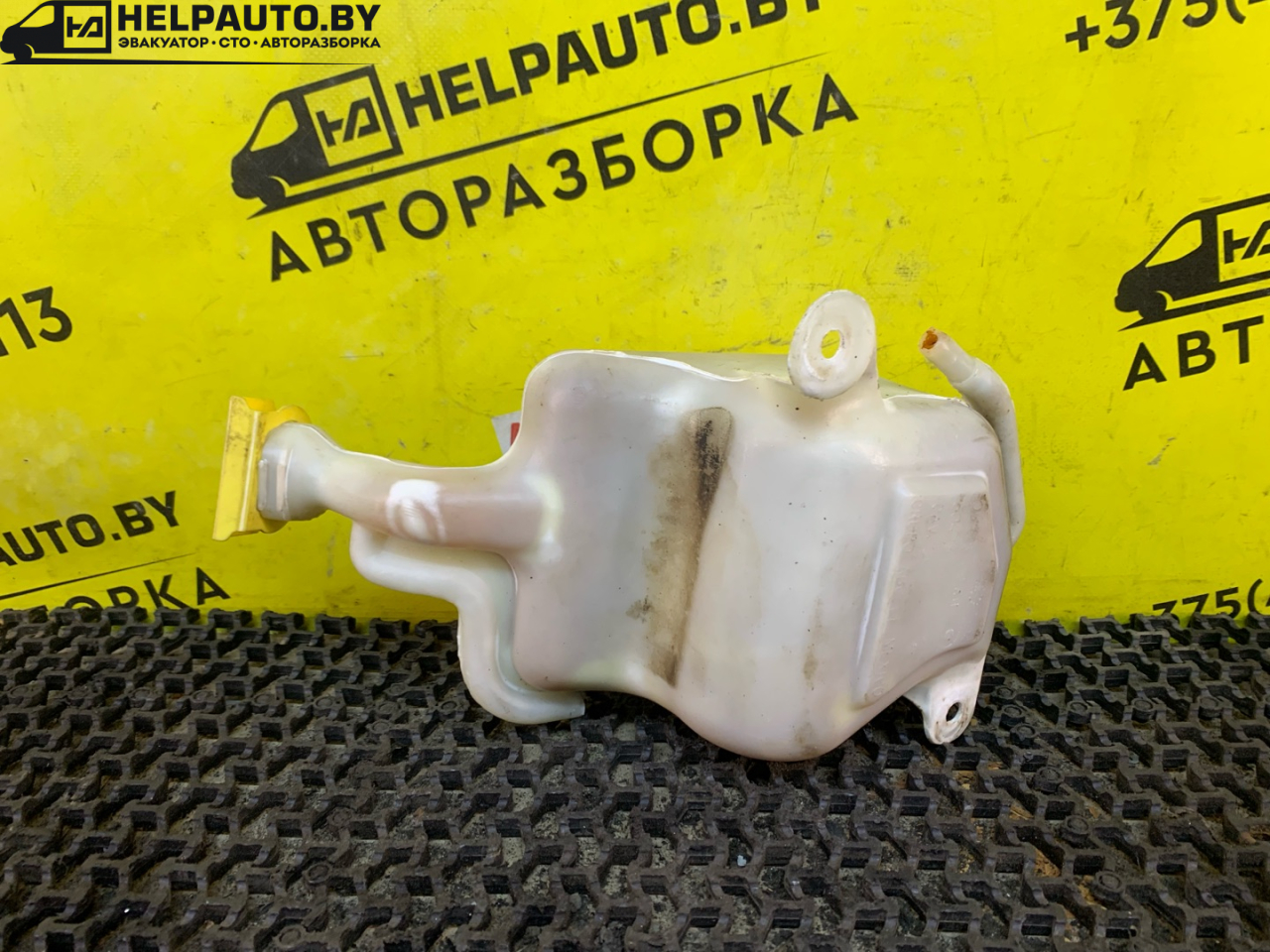 бачок расширительный Chrysler PT Cruiser 1 поколение 2002, 2.0 л., ECC, бензин, АКПП, черный, хетчбэк 5 дв. - фото №1