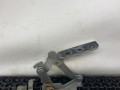 петля капота правая Opel Sintra 1 поколение 1999, 2.2 л., X 22 XE, бензин, МКПП, серебристый, минивэн, передний привод - фото №2