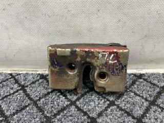 замок двери передней правой Audi 100 С3 1985, 1.9 л., бензин, МКПП, седан, передний привод