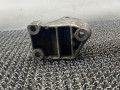 кронштейн (крепление) Audi 100 С3 1985, 2.3 л., i, бензин, МКПП, седан, передний привод - фото №3