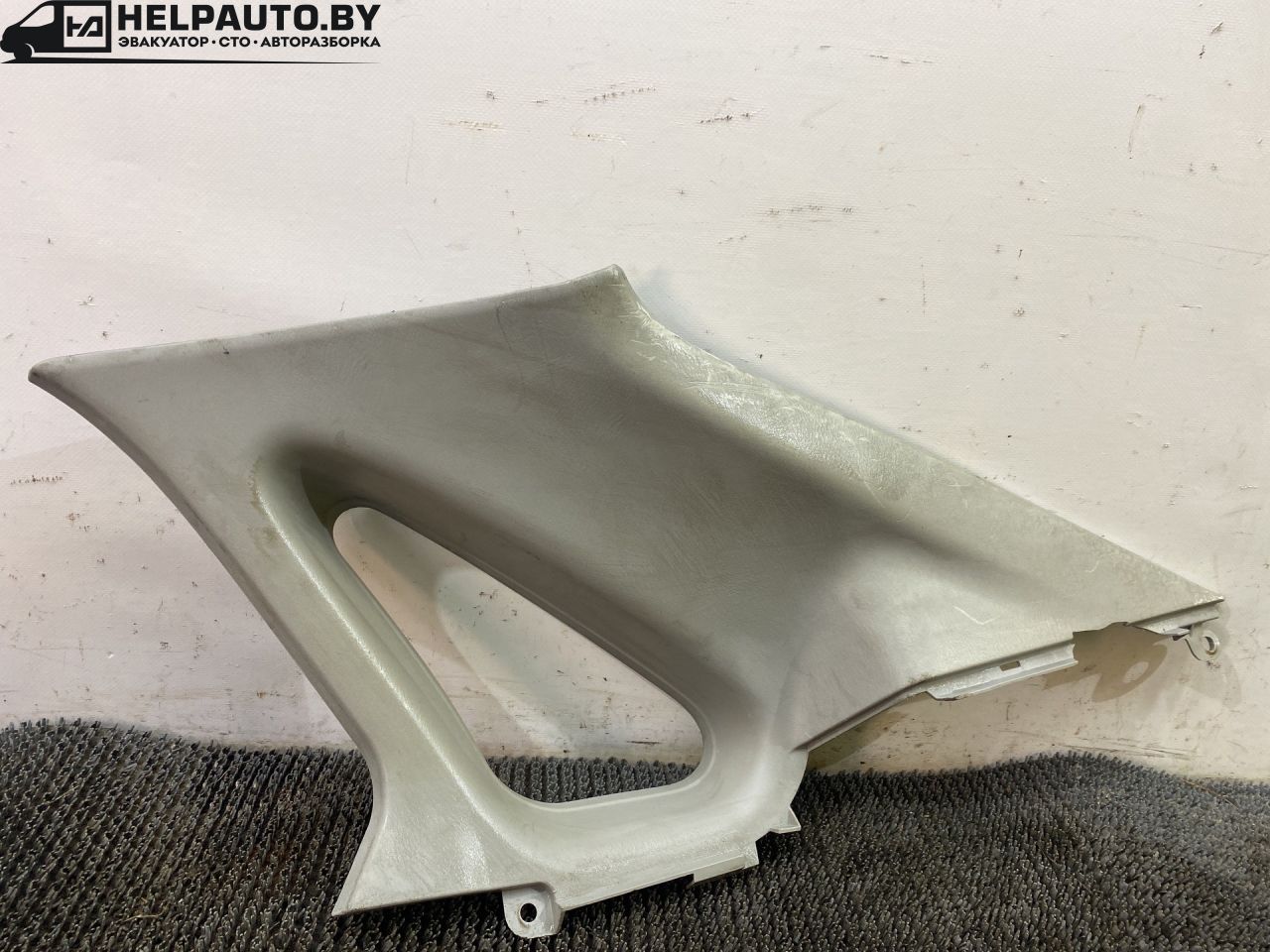 пластик Mazda 626 GF 1997, 2.0 л., дизель, МКПП, зелёный, хетчбэк 5 дв., передний привод - фото №1