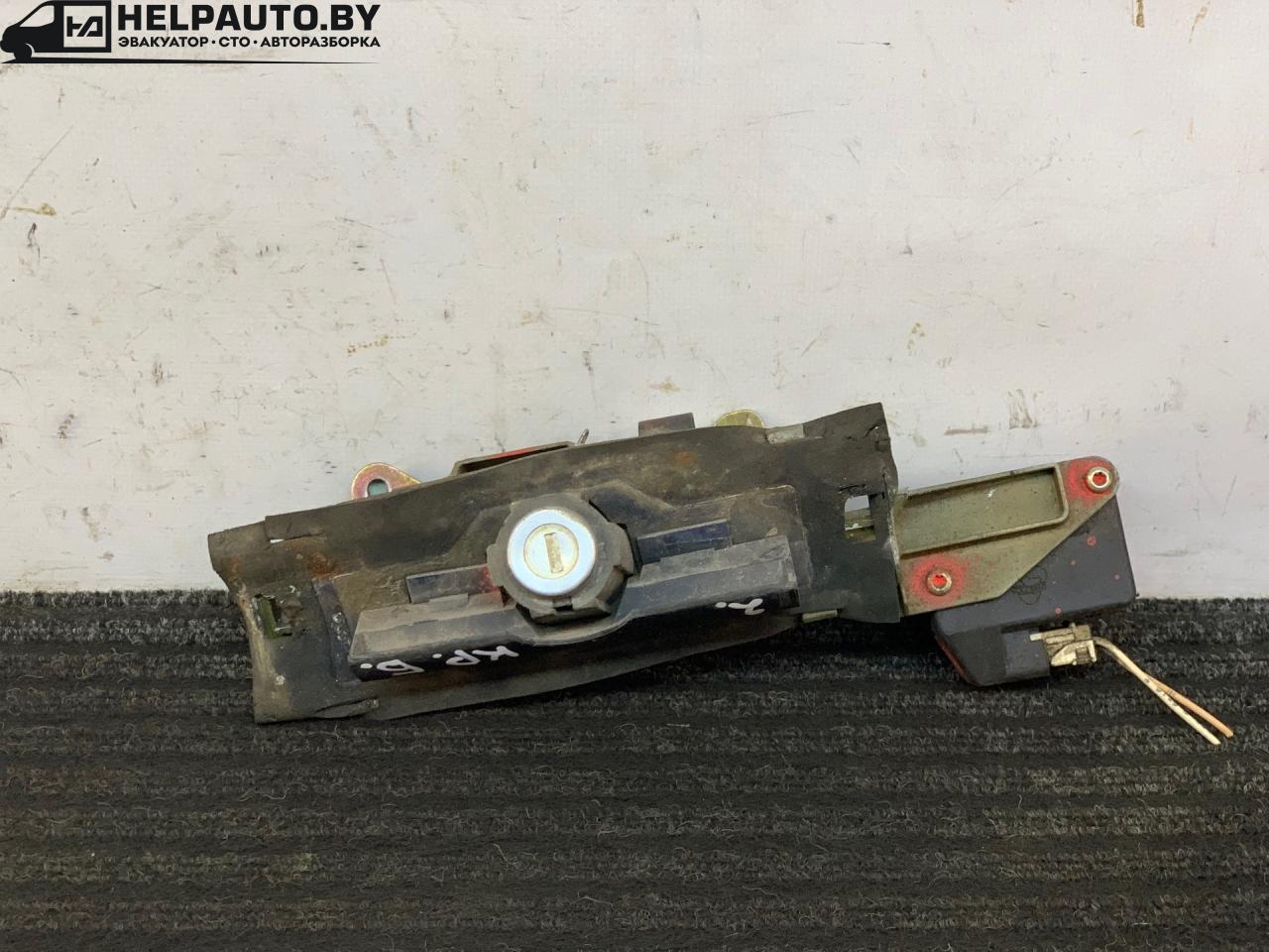 ручка открывания багажника Peugeot 306 1 поколение 1997, 1.9 л., D9B (XUD9A), дизель, МКПП, белый, универсал, передний привод - фото №1